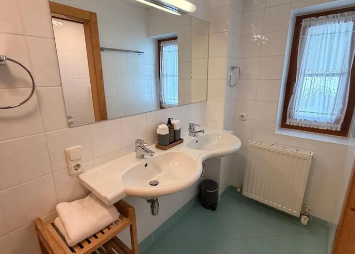 Hof Oberhaus ファームステイ *